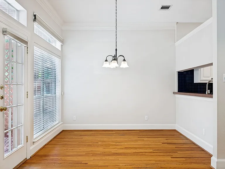 4134 Juliard Dr — Photo 2