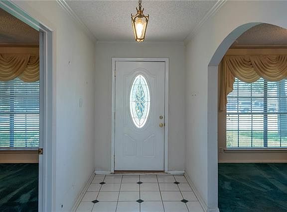 3rd image of 3409 Peachtree Ln