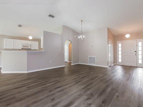 5th image of 1410 Alhambra Crest Dr