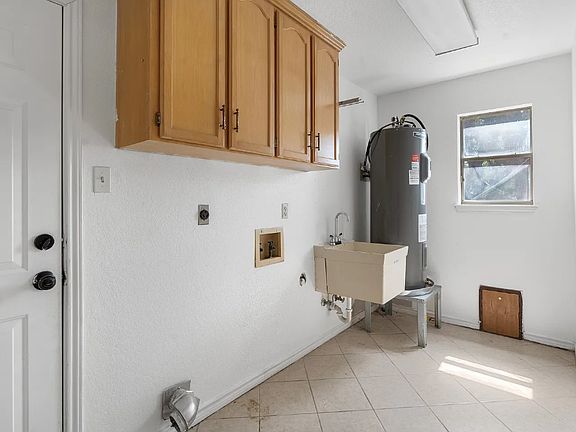 4th image of 1800 Mountain View Ct
