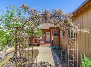 360 White Tail Dr, Eagle Pt, OR 97524