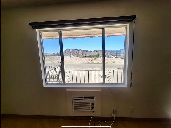 3rd image of 3067 Shoshone Plz APT 3