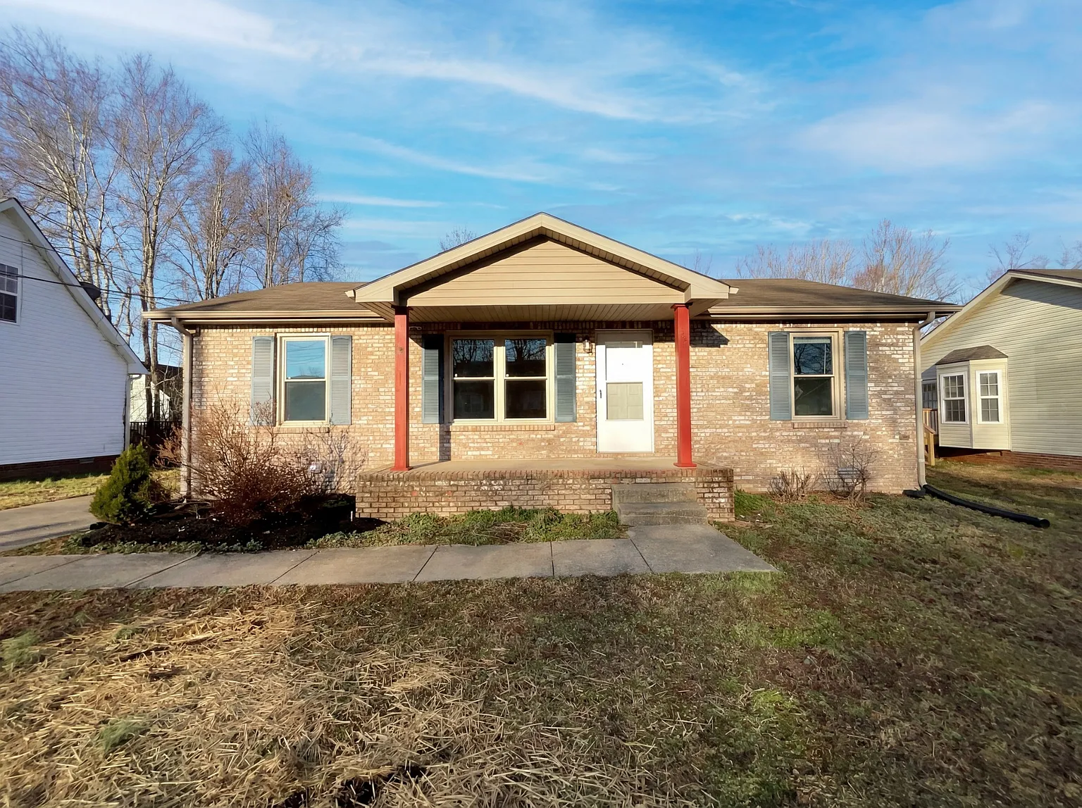 566 Bridgette Dr photo 1
