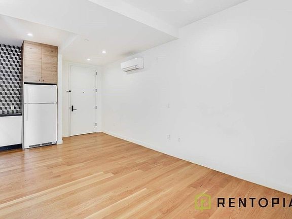 3rd image of 1875 Atlantic Ave #7Q
