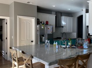 670 Almondcrest St, Oakdale, CA 95361