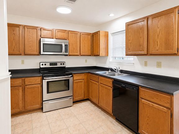 4th image of 107 Hillside Dr