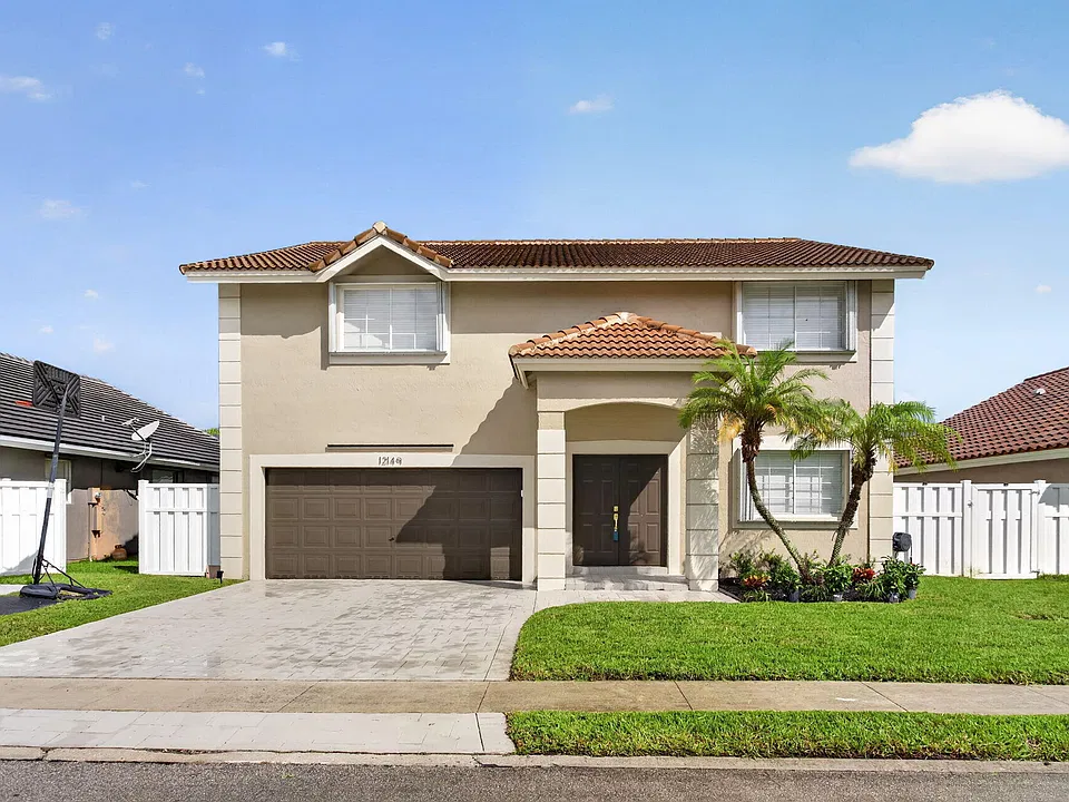 12149 NW 34th St