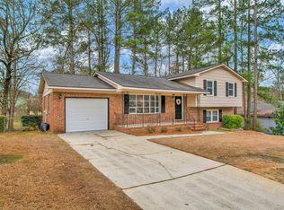 1025 Landau Rd, Fayetteville, NC 28311