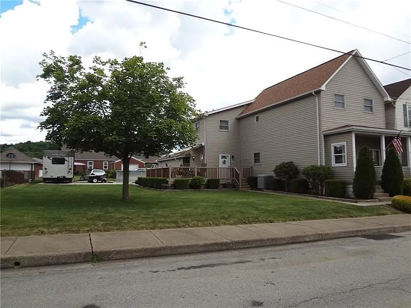 28 E 2nd Ave photo 1