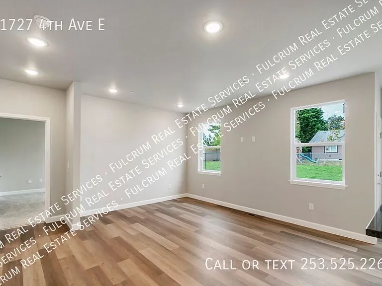 11727 4th Ave E — Photo 11