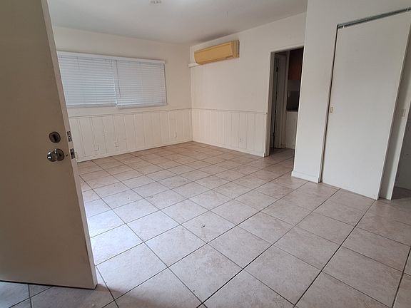4th image of 611 S Flower St APT 5