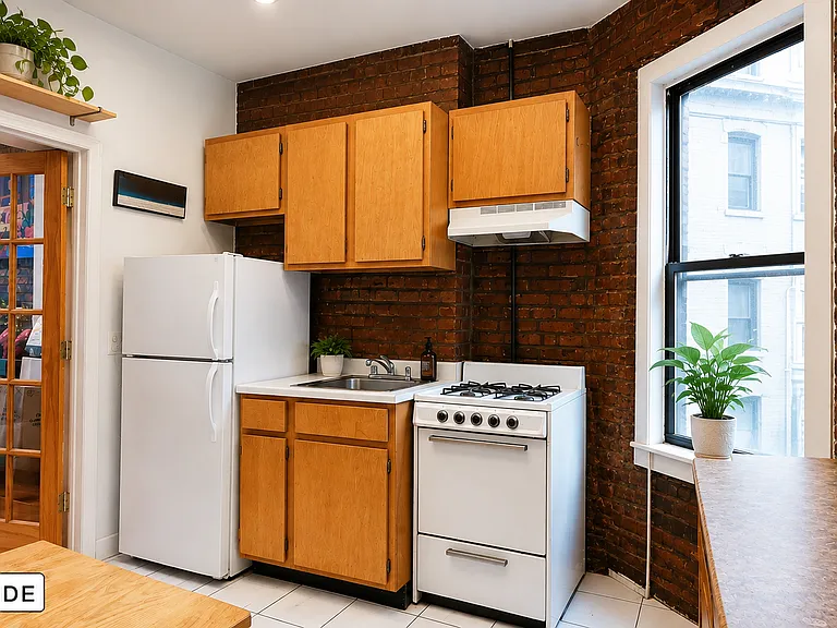 101 Clinton St #12 — Photo 3