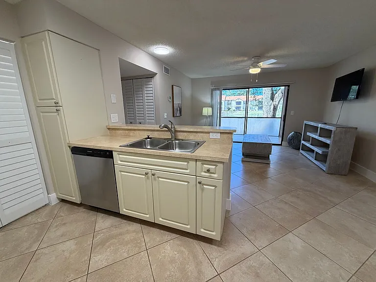 2094 Arbour Walk Cir #3014 — Photo 10