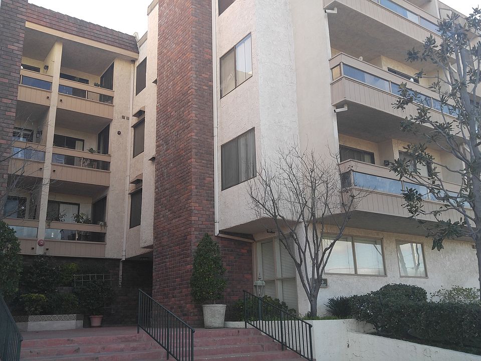 1st image of 17140 Burbank Blvd Unit 208
