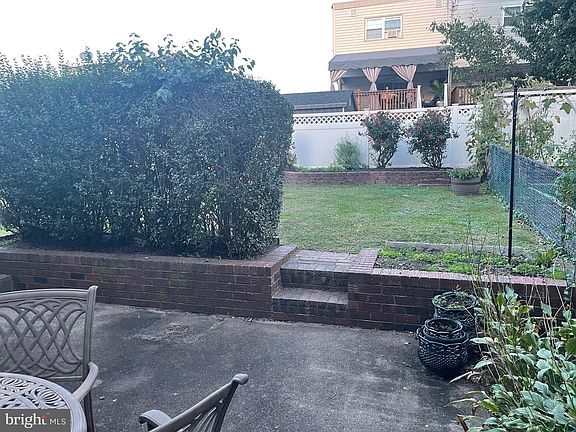 4th image of 11107 Templeton Dr