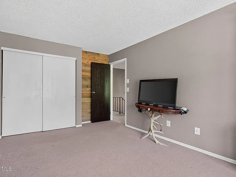 25 Westchester Dr — Photo 13