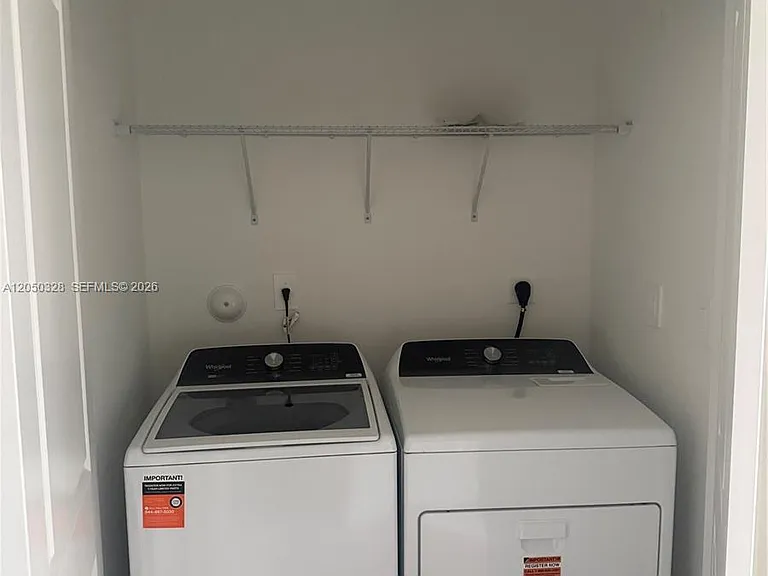 1318 NE 4th Ave #1318 — Photo 9