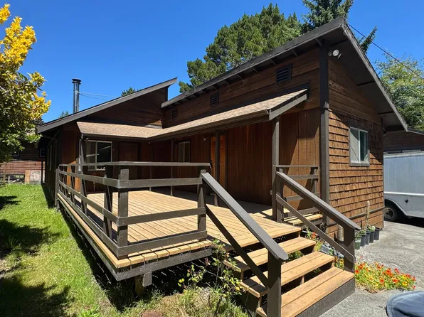 2437 Ridgewood Dr, Eureka, CA 95503