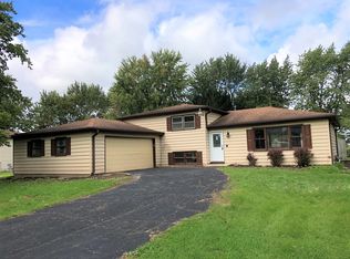 29W044 Shell Lake Dr, Naperville, IL 60564