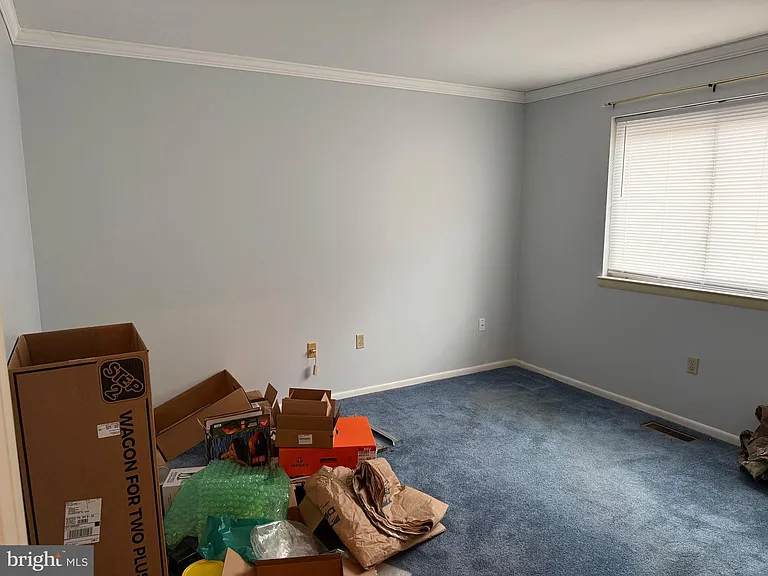 204 Village Rd — Photo 11