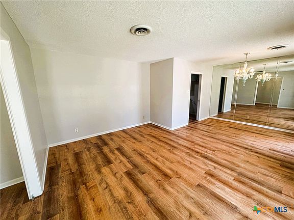 2nd image of 111 Yorkshire Ln