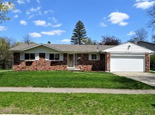 1986 Rutgers Cir, East Lansing, MI 48823