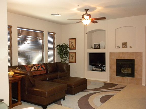Built-in Media Center 