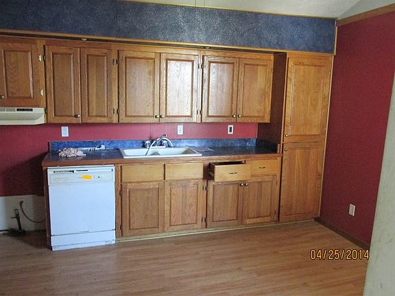 4th image of 306 W Armstrong St