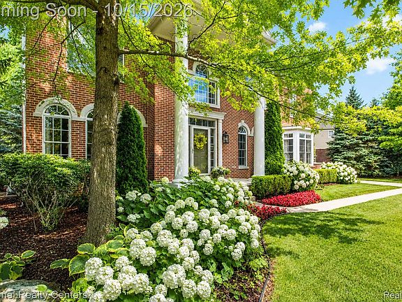 4th image of 48155 Roundstone Ct