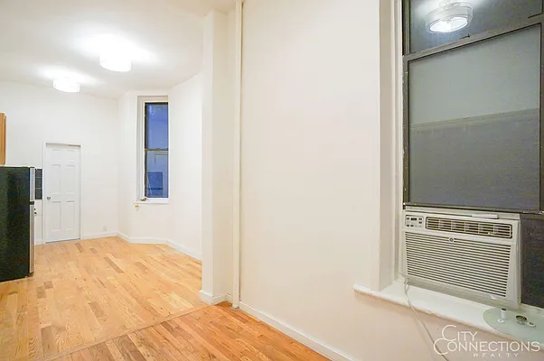 Rented by City Connections Realty | media 23