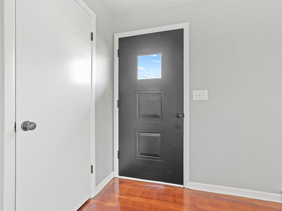 5th image of 2 Miller Ave
