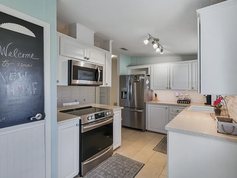 116 Dolphin Dr S — Photo 14