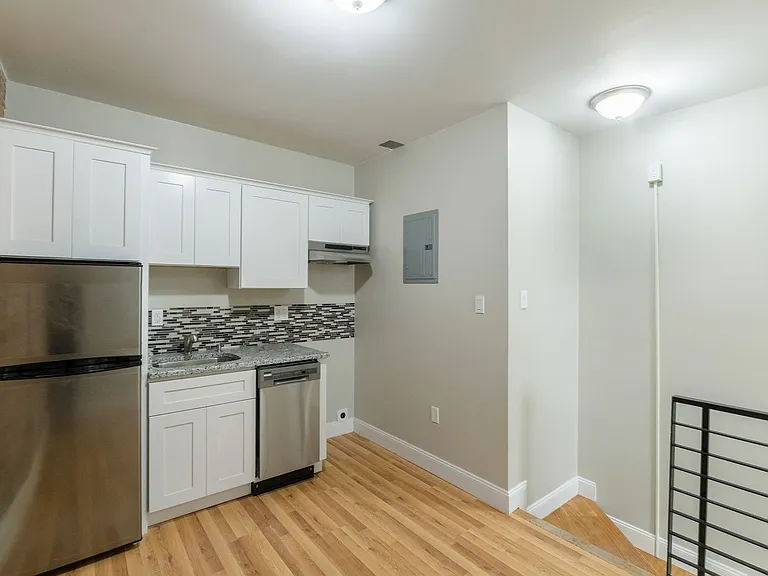 1126 E Passyunk Ave — Photo 11