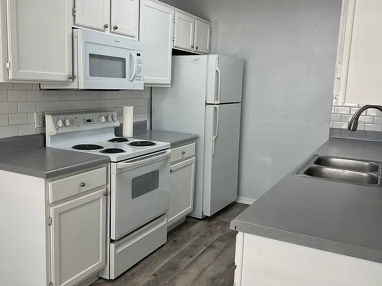 5722 W Legacy St — Photo 3