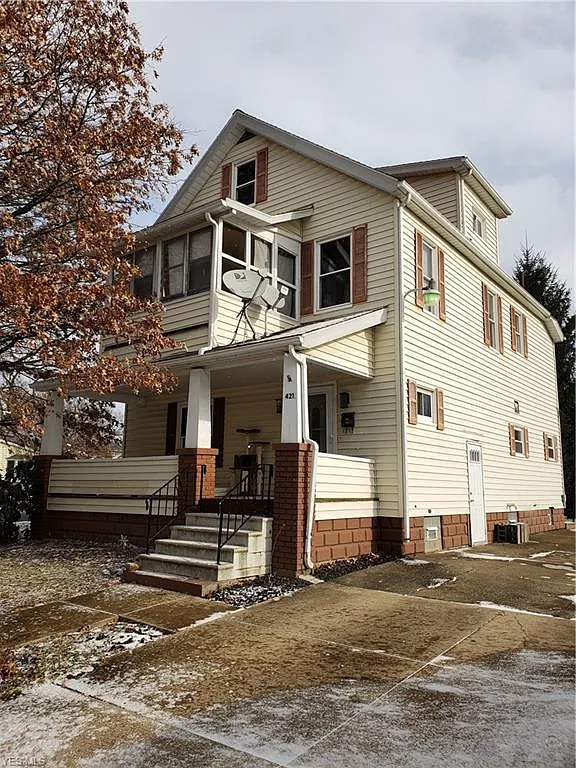 421 Lafayette Ave photo 1