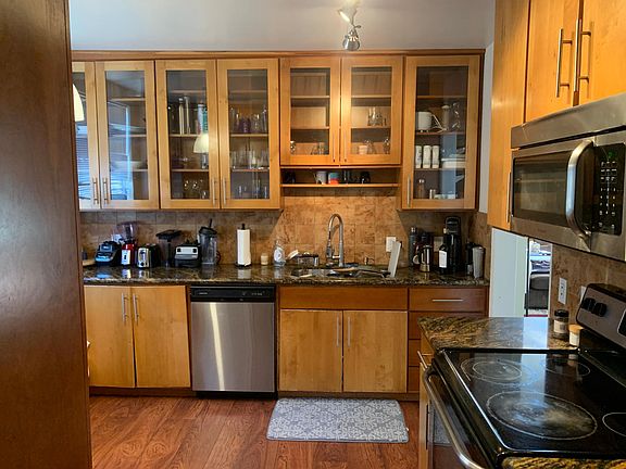 3rd image of 1021 6th St APT 301
