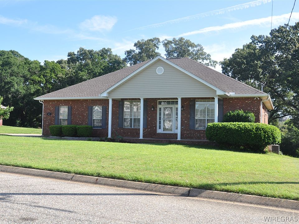 1st image of 207 Aaron Dr