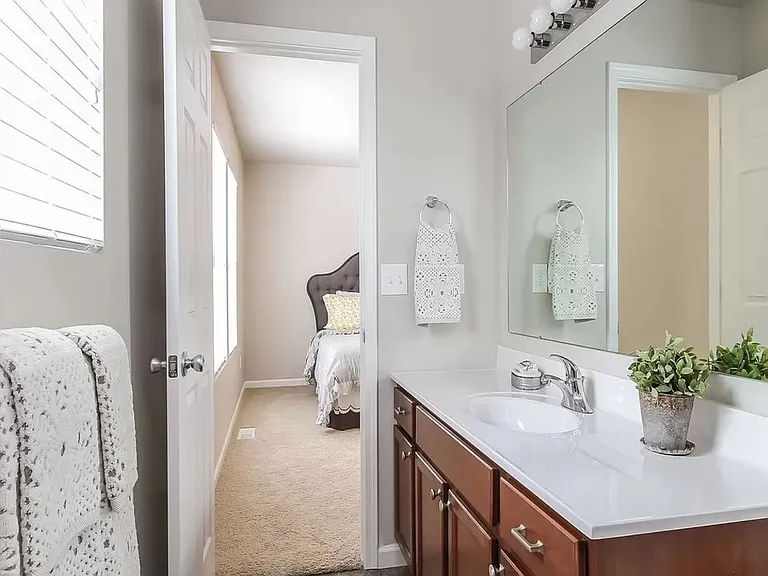1040 Broken Ridge Dr — Photo 20