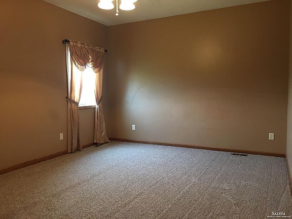 5th image of 1023 Piercy Ct
