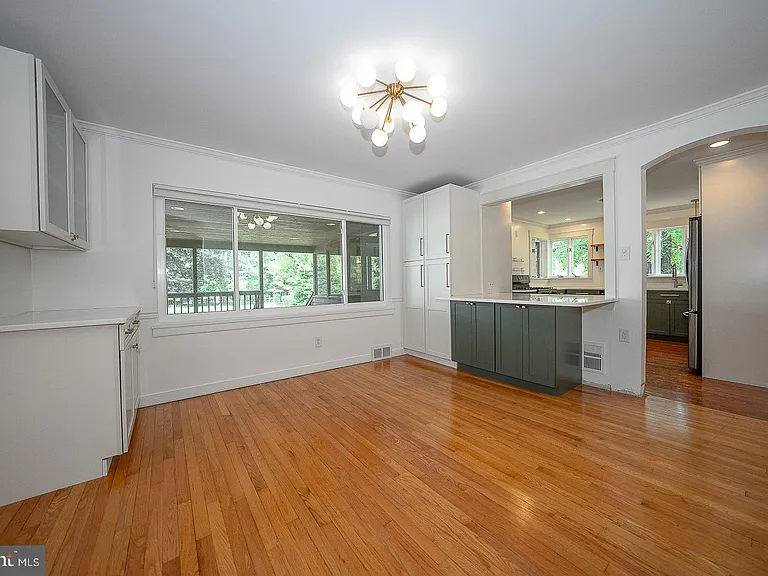 353 S Old Middletown Rd — Photo 9