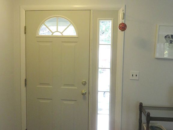 2nd image of 173 Parkview Pl