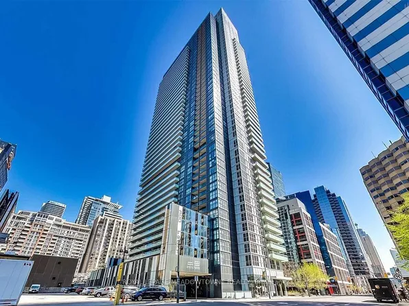 300 Front St W #601, Toronto, ON M5V 0E9