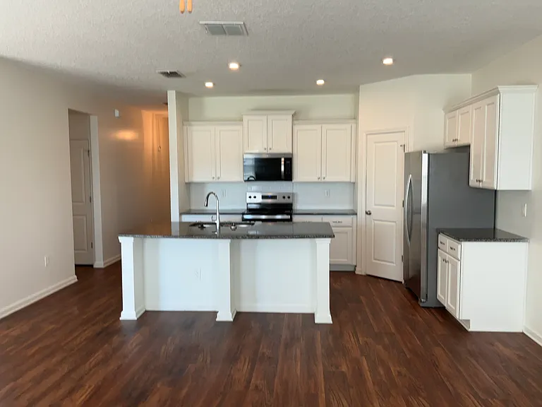 8116 Golden Bamboo Dr — Photo 2