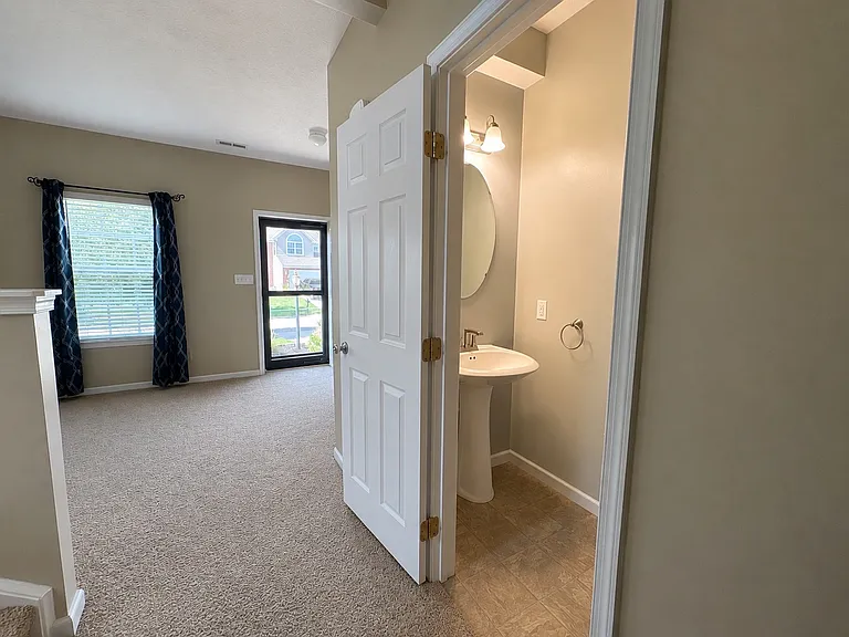 1921 Spring Ridge Dr — Photo 7