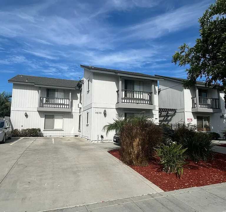 4658 Cherokee Ave