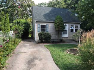 61 Heston Rd, Shirley, NY 11967