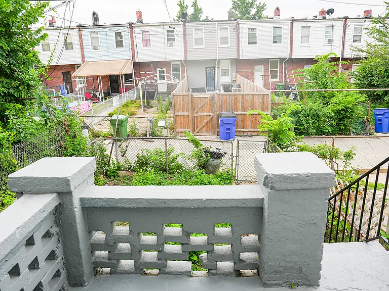 E Chase St — Photo 10