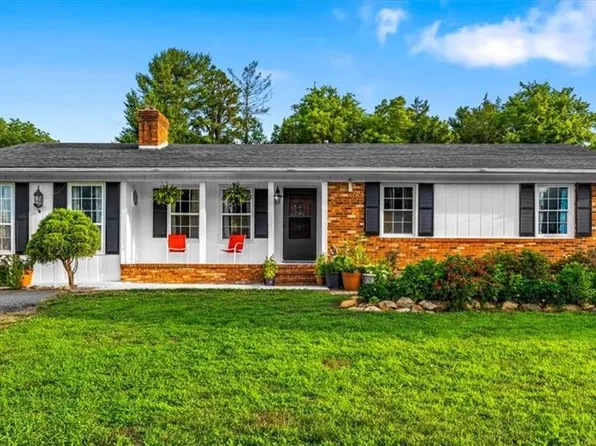1130 Heathwood Rd, Asheboro, NC 27203