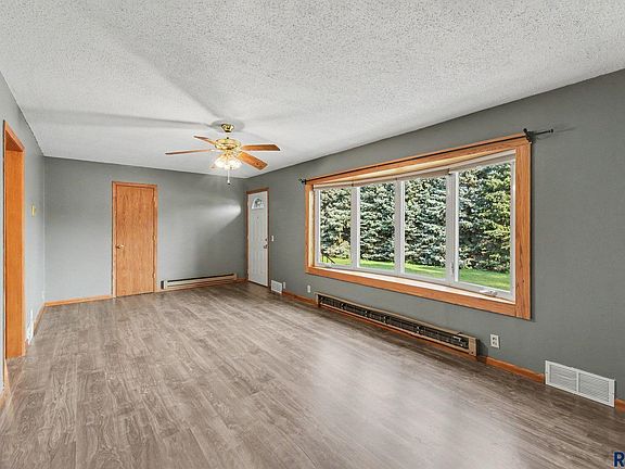 2nd image of 1021 4th St