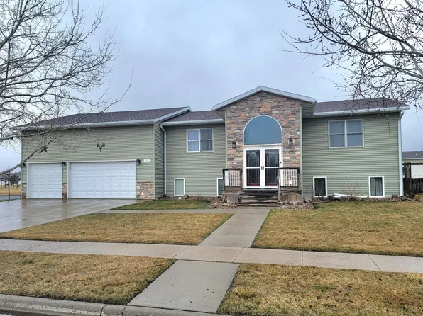 1118 15th Ave SW, Aberdeen, SD 57401
